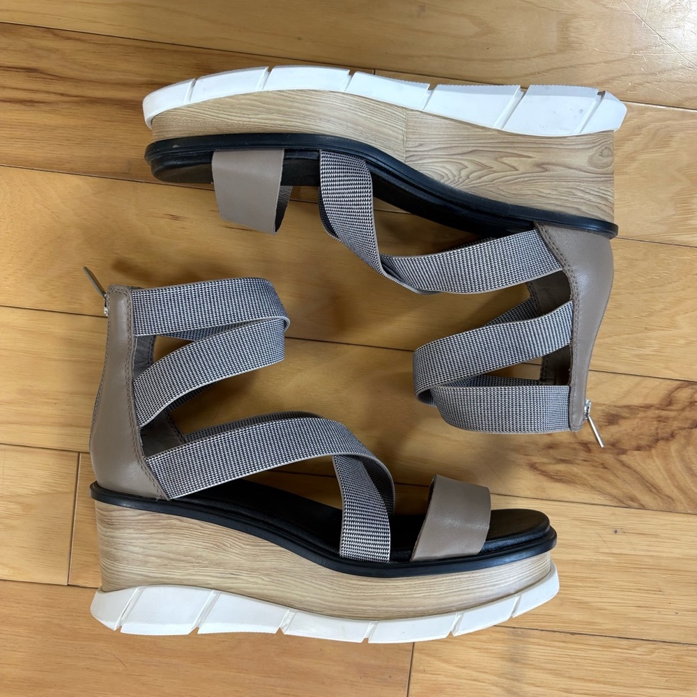 Sorel Joanie III Sport Strap Wedge Sandals Womens Sz 9 Black Tan